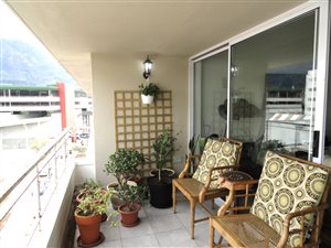 3 Bed Apartment in Claremont Upper