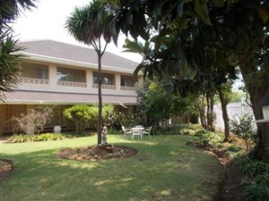 7 Bed House in Farrarmere