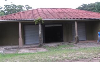 2 ha Farm with House in Umtentweni