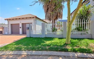 3 Bedroom House in Clearwater Estate