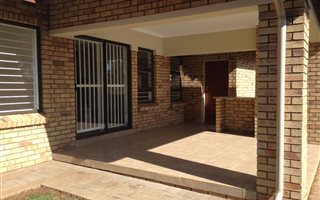 3 Bedroom Townhouse in Willow Park Manor