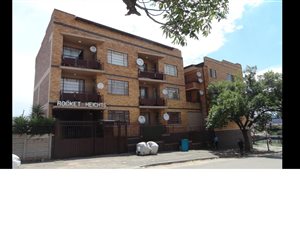 2 Bed Apartment in Troyeville