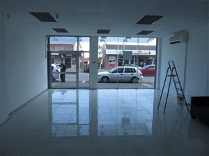 70 m² Retail Space in Vincent