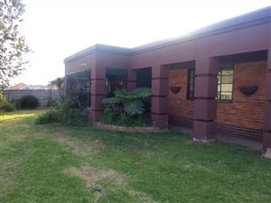 3 Bed House in Estera