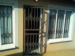 3 Bed House in Rosslyn