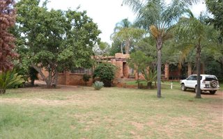 25 ha Farm in Boekenhoutskloof and surrounds
