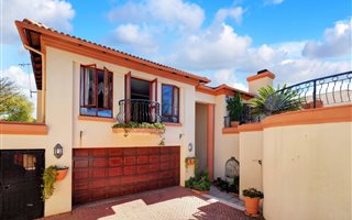 3 Bedroom House in Bryanston