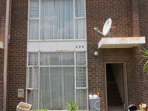 2 Bed Townhouse in Grobler Park
