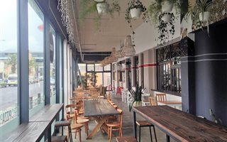 200 m² Commercial space in Woodstock