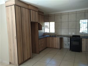 2 Bed Garden Cottage in Beyers Park