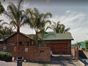 4 Bed Duet in Highveld