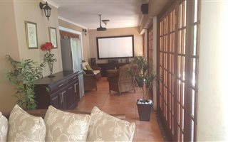 4 Bedroom House in Meerensee