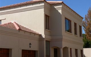 3 Bedroom Cluster in Blackheath