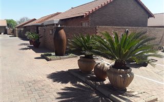2 Bedroom Townhouse in Erasmus