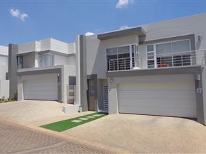 3 Bed House in Bryanston