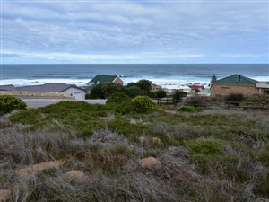 667 m² Land available in Jongensfontein