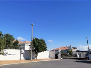 3 Bed House in Sonstraal Heights