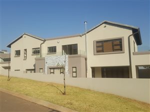 5 Bed House in Waterkloof Heights