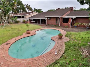 4 Bed House in Meerensee