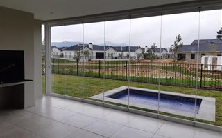 4 Bedroom House in Pearl Valley
