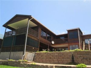 4 Bed House in Dana Bay