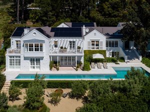 5 Bed House in Zwaanswyk