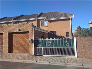 3 Bed Townhouse in Bellville Central