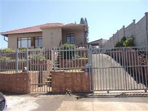 4 Bed House in Woodlands