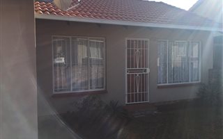 3 Bedroom House in Evans Park