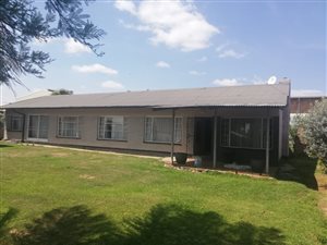 4 Bed House in Hermanstad