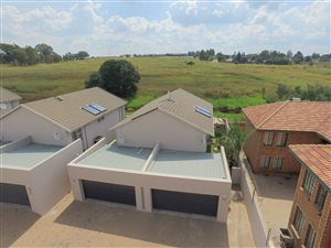 3 Bed Duplex in Die Heuwel