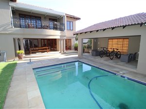 5 Bed House in Summerset
