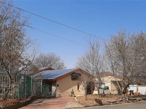 9 Bed House in Eureka
