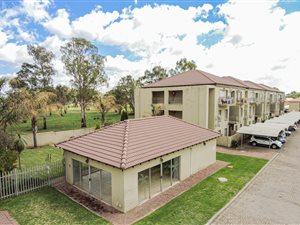 3 Bed Apartment in Brakpan North