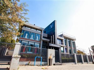 773 m² Office Space in Parkmore