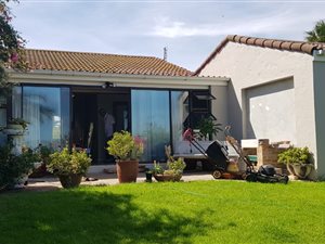 2 Bedroom House in Tableview