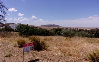 1000 m² Land available in Darling