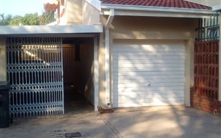 3 Bedroom Townhouse in Waterkloof Glen