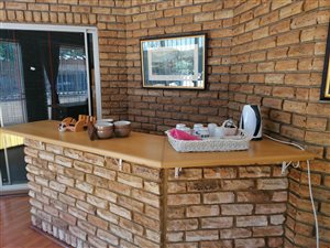10 Bed House in Flamwood