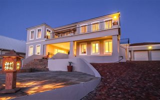 4 Bedroom House in Beachview