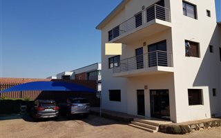 758 m² Industrial space in Halfway House