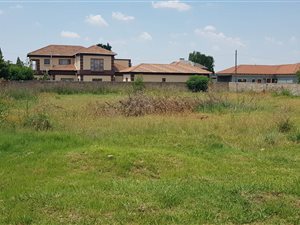 1000 m² Land available in Riamarpark