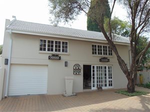 1 Bed Apartment in Fourways Gardens