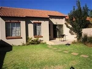 2 Bed Townhouse in Mooikloof Ridge