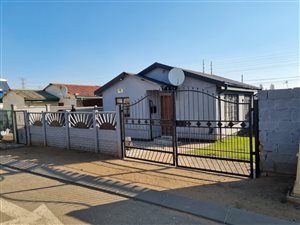 2 Bed House in Tladi