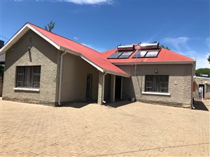 6 Bed House in Queenstown Central