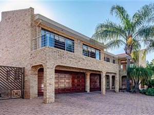 5 Bed House in Blue Gill
