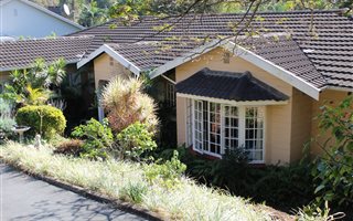 4 Bedroom House in Woodside