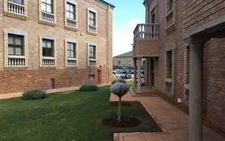225 m² Commercial space in Highveld Techno Park