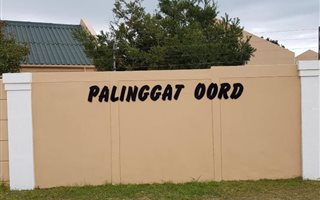 2 Bedroom Townhouse in Stilbaai